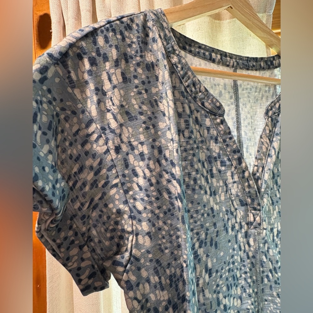 L.L. Bean Relaxed Blouse - Picture 2 of 9